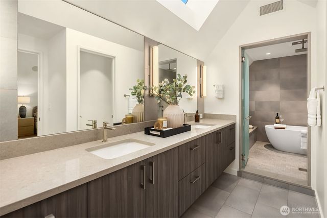 1796 Harrison Way NE, Issaquah, WA 98029