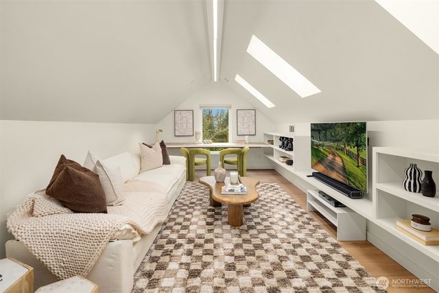 1796 Harrison Way NE, Issaquah, WA 98029