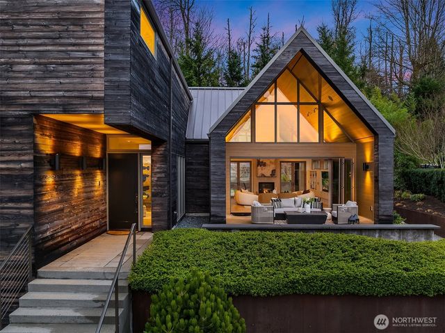 1796 Harrison Way NE, Issaquah, WA 98029