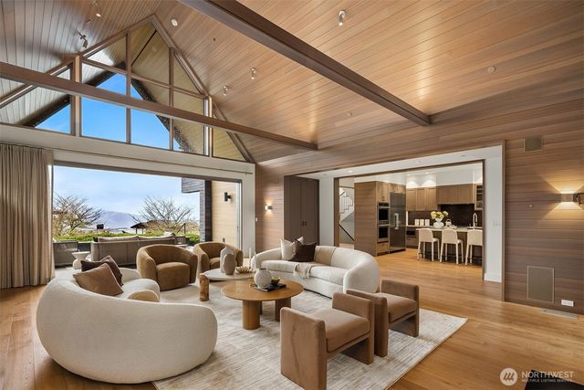 1796 Harrison Way NE, Issaquah, WA 98029