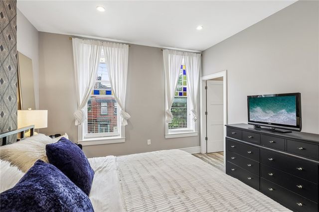 928 Western Ave, Allegheny West, PA 15233