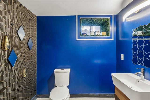 928 Western Ave, Allegheny West, PA 15233