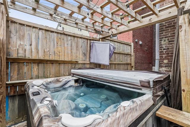 928 Western Ave, Allegheny West, PA 15233