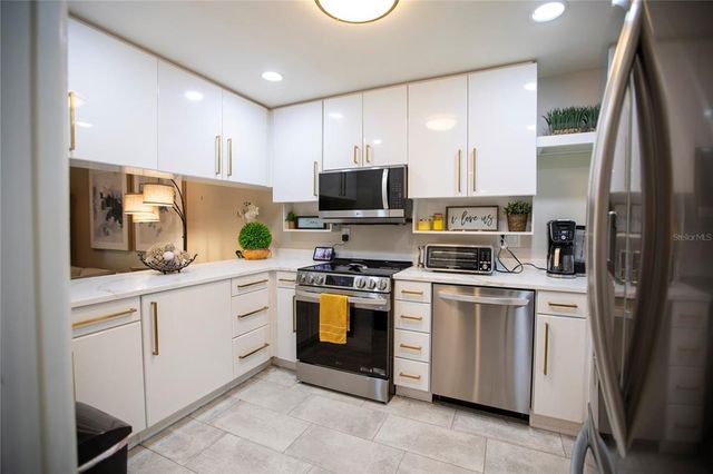 4203 FAIRWAY RUN 4203, Tampa, FL 33618