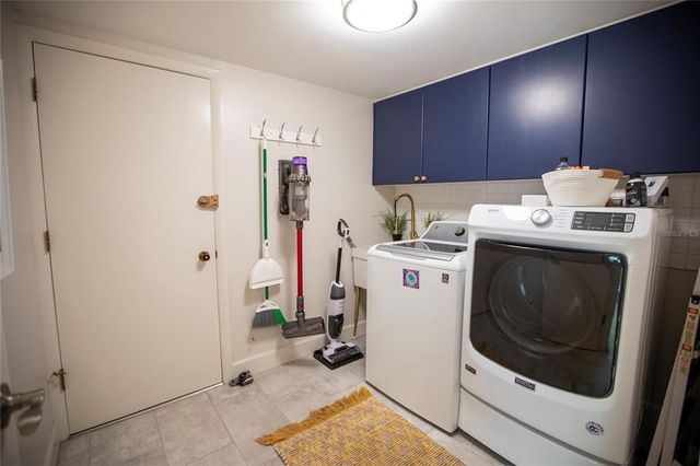 4203 FAIRWAY RUN 4203, Tampa, FL 33618