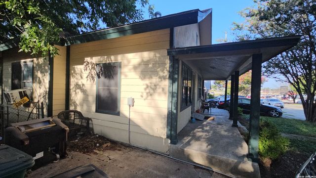 1819 W Wildwood, San Antonio, TX 78201