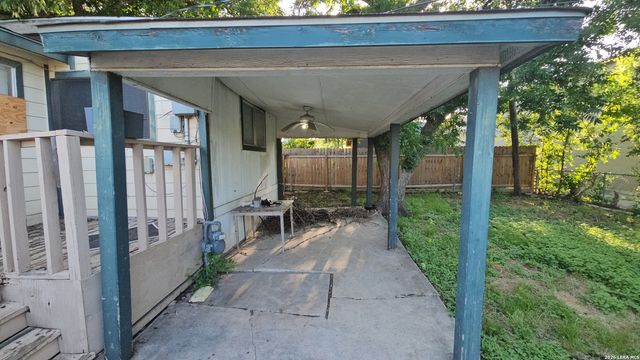 1819 W Wildwood, San Antonio, TX 78201