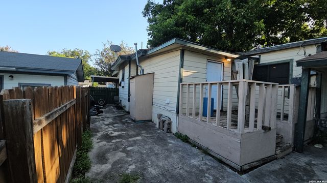 1819 W Wildwood, San Antonio, TX 78201