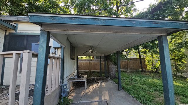 1819 W Wildwood, San Antonio, TX 78201