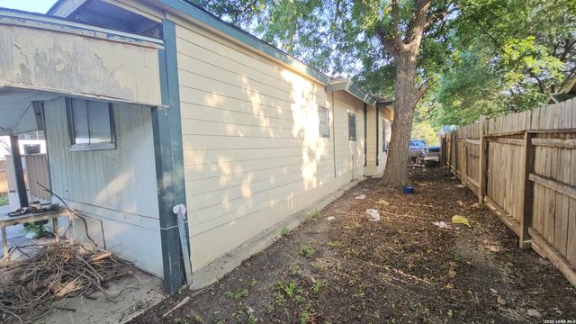 1819 W Wildwood, San Antonio, TX 78201