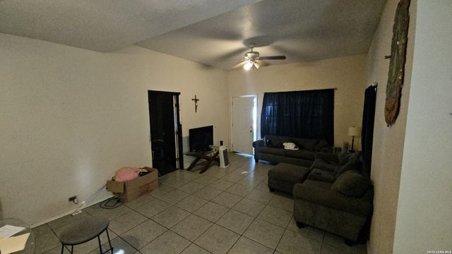 1819 W Wildwood, San Antonio, TX 78201