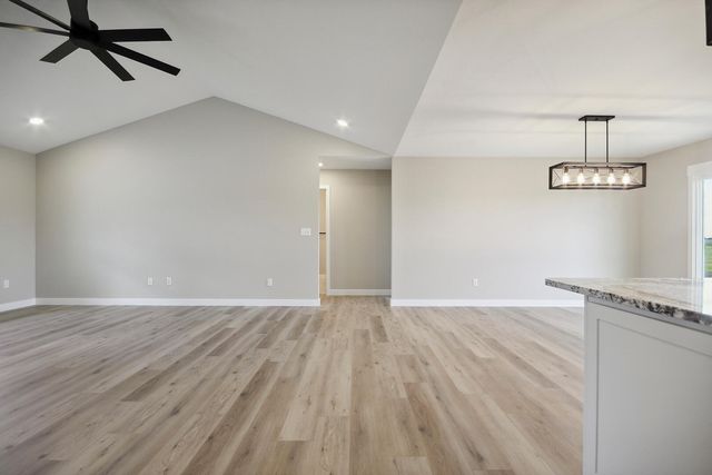 407 W FRANCIS ST, Sturgeon, MO 65284