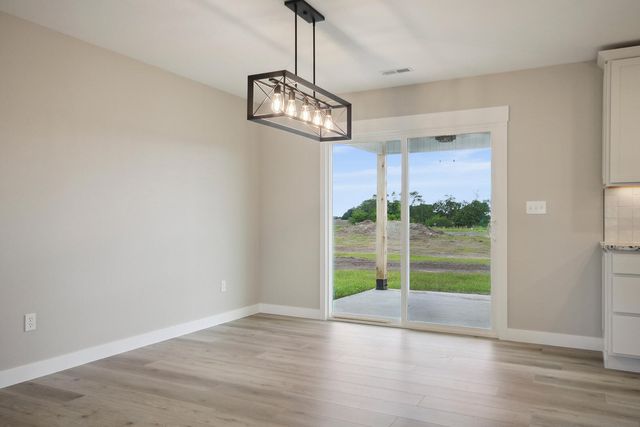 407 W FRANCIS ST, Sturgeon, MO 65284