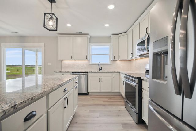 407 W FRANCIS ST, Sturgeon, MO 65284