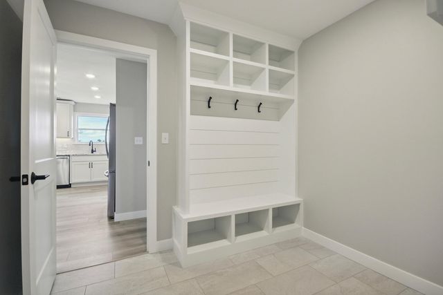 407 W FRANCIS ST, Sturgeon, MO 65284