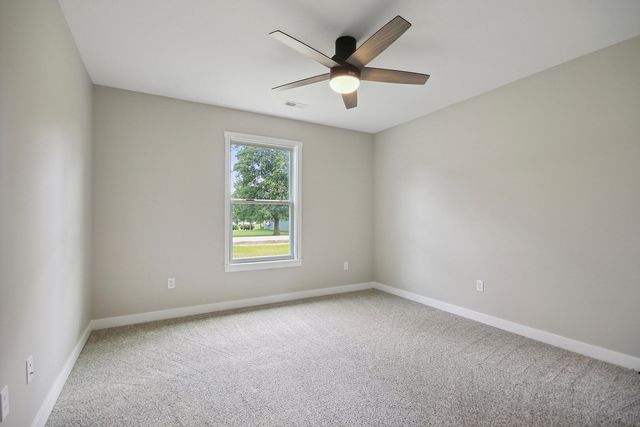 407 W FRANCIS ST, Sturgeon, MO 65284