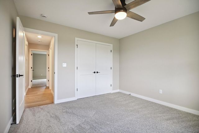 407 W FRANCIS ST, Sturgeon, MO 65284