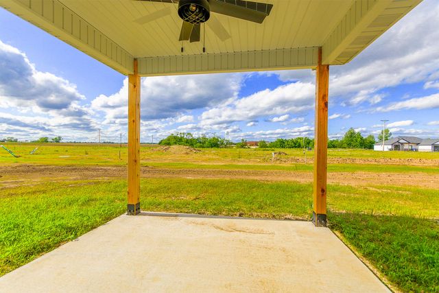 407 W FRANCIS ST, Sturgeon, MO 65284