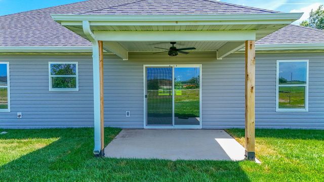 407 W FRANCIS ST, Sturgeon, MO 65284