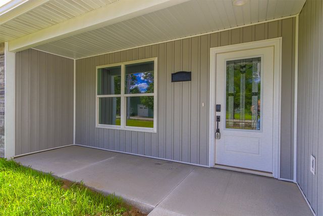 407 W FRANCIS ST, Sturgeon, MO 65284