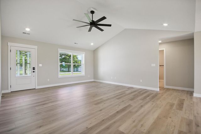 407 W FRANCIS ST, Sturgeon, MO 65284