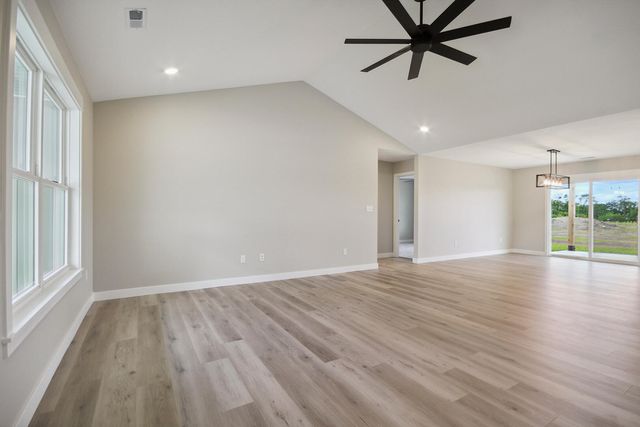 407 W FRANCIS ST, Sturgeon, MO 65284