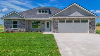 407 W FRANCIS ST, Sturgeon, MO 65284