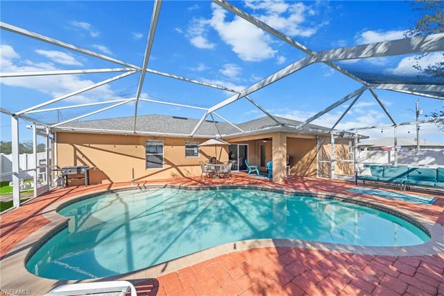 2241 NW 2nd AVE, Cape Coral, FL 33993