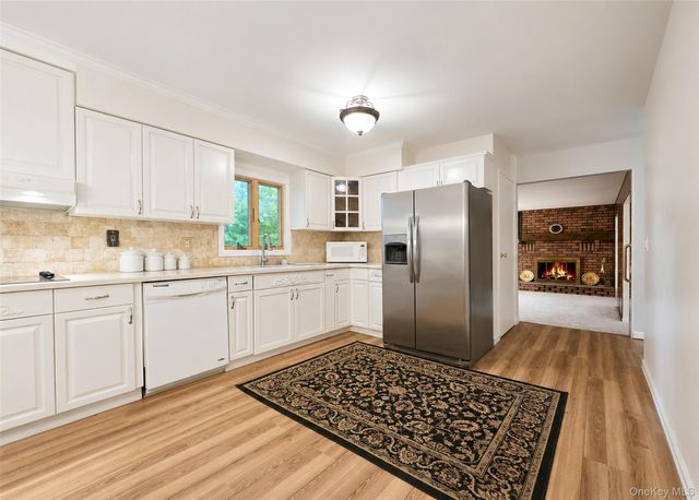 2 Shenandoah Boulevard, Coram, NY 11727