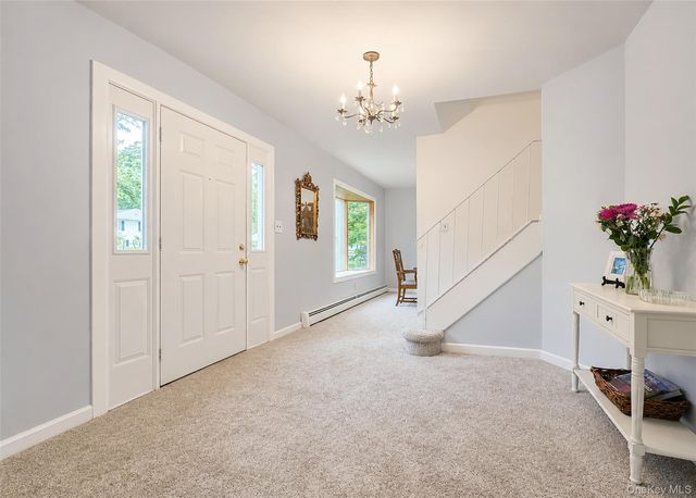 2 Shenandoah Boulevard, Coram, NY 11727