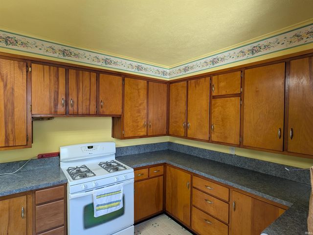 218 S 10th Street, Goshen, IN 46528