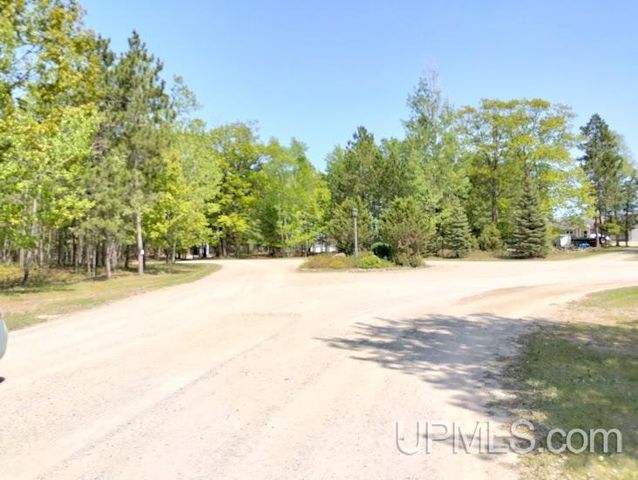 10490 Breezy R.22 Lane, Rapid River, MI 49878