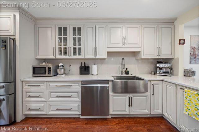 31723 Forest Lane, Warren, MI 48093