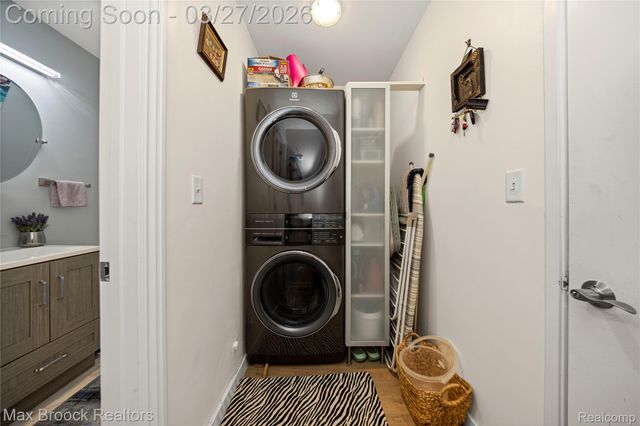 31723 Forest Lane, Warren, MI 48093