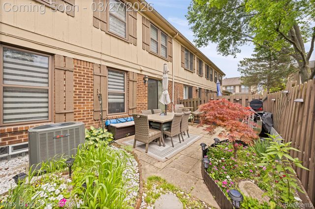 31723 Forest Lane, Warren, MI 48093