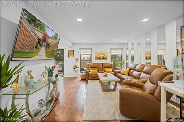 31723 Forest Lane, Warren, MI 48093