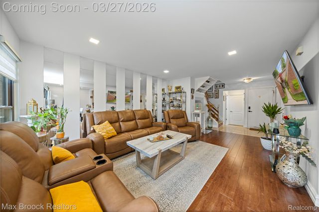 31723 Forest Lane, Warren, MI 48093