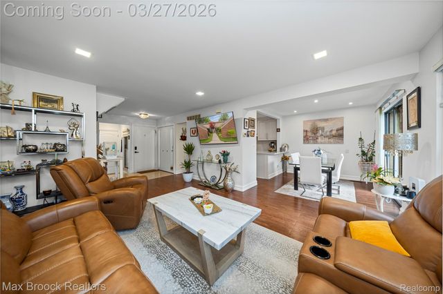 31723 Forest Lane, Warren, MI 48093