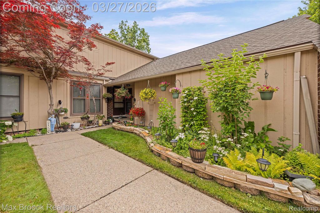 31723 Forest Lane, Warren, MI 48093