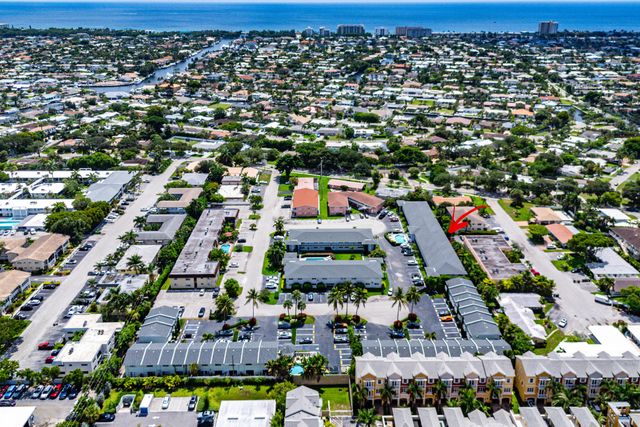 4111 NE 21st Way 204, Lighthouse Point, FL 33064