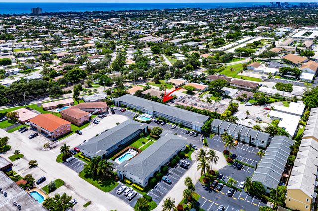 4111 NE 21st Way 204, Lighthouse Point, FL 33064