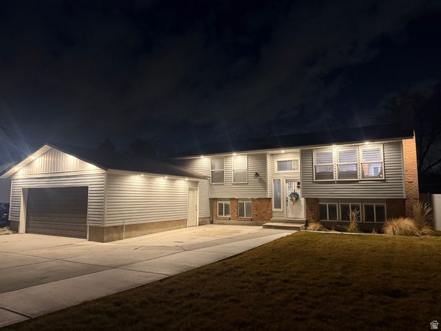 1838 W WESTERN CHARM DR, Riverton, UT 84065