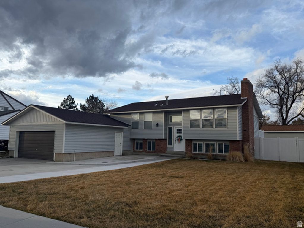 1838 W WESTERN CHARM DR, Riverton, UT 84065