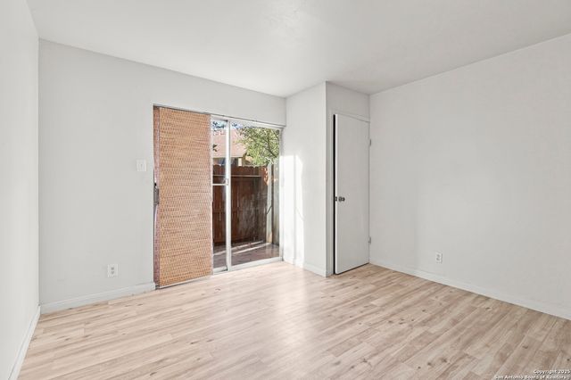 923 Vance Jackson Rd Apt 905, San Antonio, TX 78201