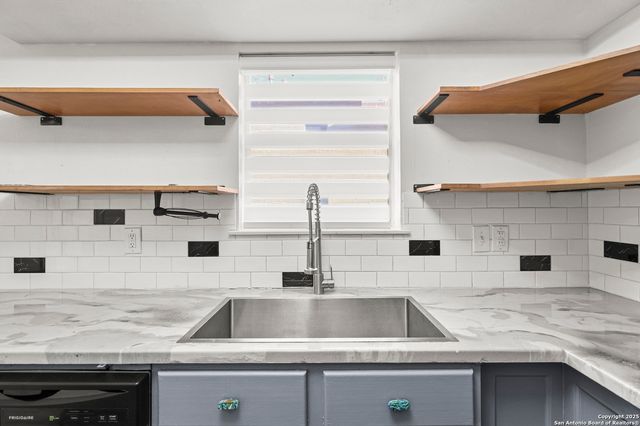 923 Vance Jackson Rd Apt 905, San Antonio, TX 78201