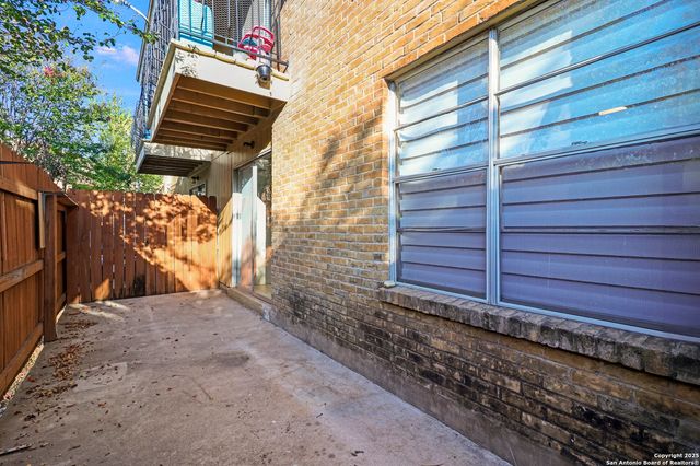 923 Vance Jackson Rd Apt 905, San Antonio, TX 78201