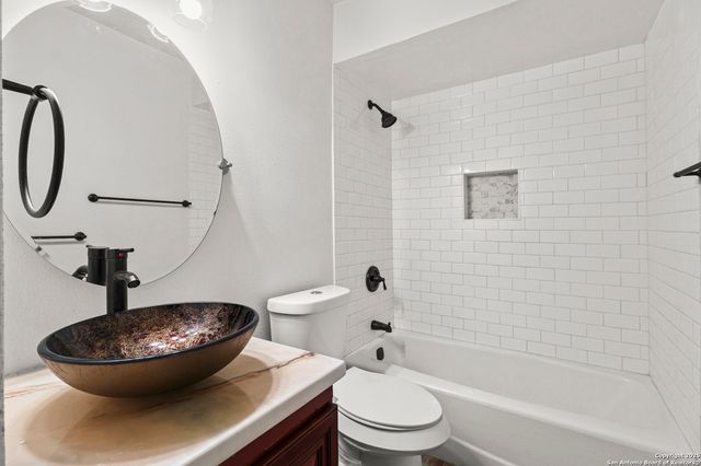 923 Vance Jackson Rd Apt 905, San Antonio, TX 78201