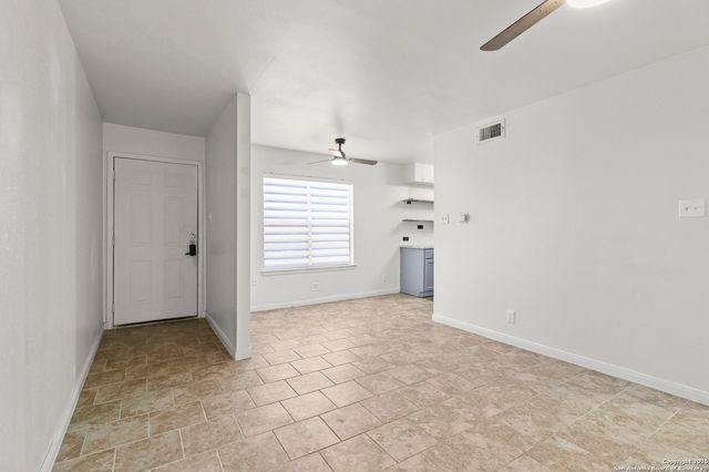 923 Vance Jackson Rd Apt 905, San Antonio, TX 78201