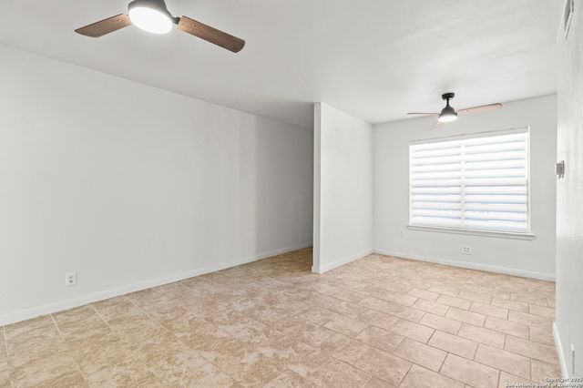 923 Vance Jackson Rd Apt 905, San Antonio, TX 78201