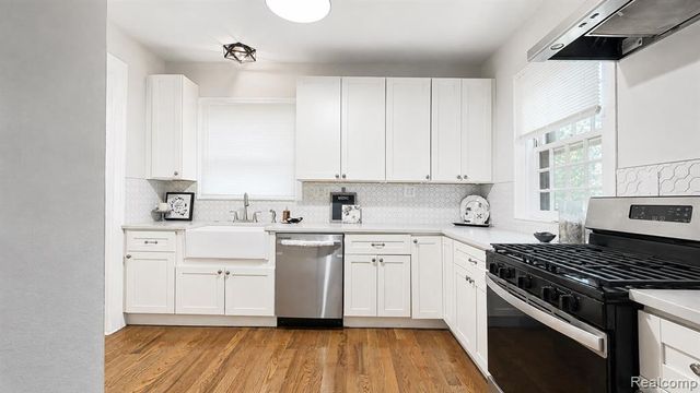 1006 Parker Street, Detroit, MI 48214